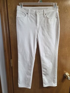 Chico's So Slimming Girlfriend Slim Leg Crop